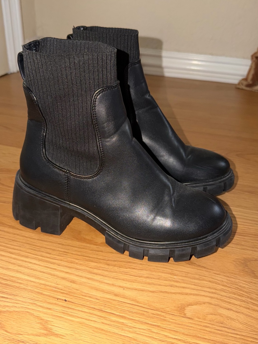 Steve Madden Black Lug Sole Chelsea Lace-Up Boots